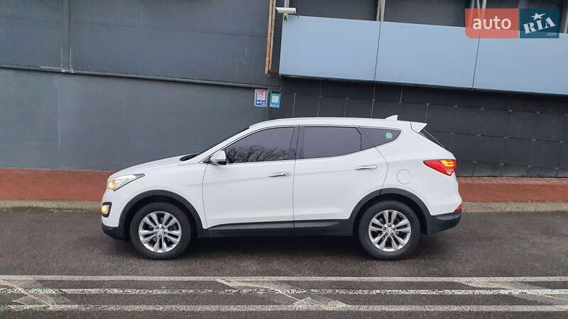 Позашляховик / Кросовер Hyundai Santa FE 2015 в Києві