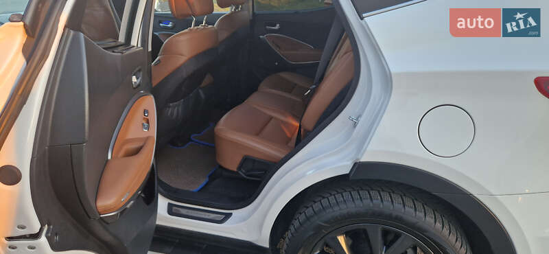 Позашляховик / Кросовер Hyundai Santa FE 2015 в Коблевому