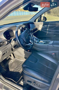 Внедорожник / Кроссовер Hyundai Santa FE 2021 в 