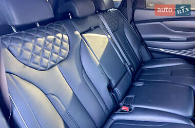 Внедорожник / Кроссовер Hyundai Santa FE 2021 в 