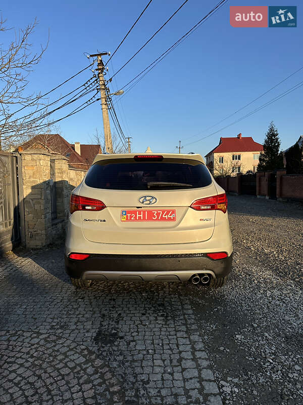Внедорожник / Кроссовер Hyundai Santa FE 2015 в Ивано-Франковске