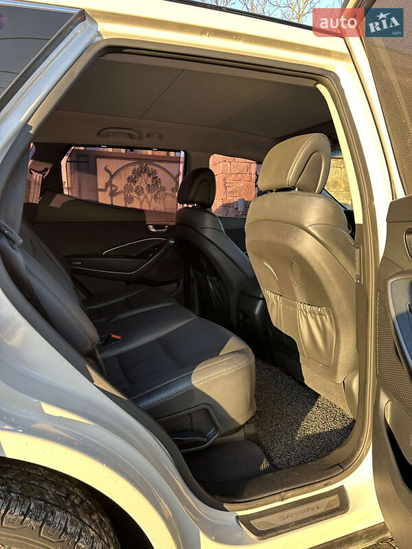 Внедорожник / Кроссовер Hyundai Santa FE 2015 в Ивано-Франковске