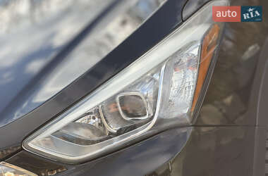 Внедорожник / Кроссовер Hyundai Santa FE 2013 в 