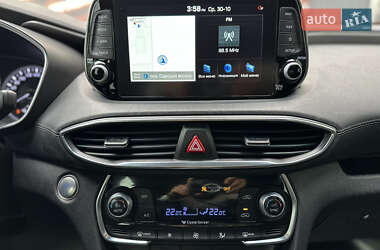 Позашляховик / Кросовер Hyundai Santa FE 2020 в 