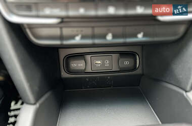 Позашляховик / Кросовер Hyundai Santa FE 2020 в 