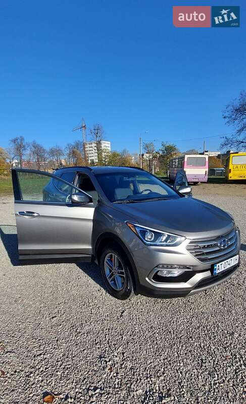Внедорожник / Кроссовер Hyundai Santa FE 2016 в Ивано-Франковске