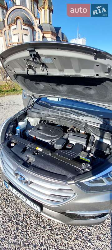 Внедорожник / Кроссовер Hyundai Santa FE 2016 в Ивано-Франковске