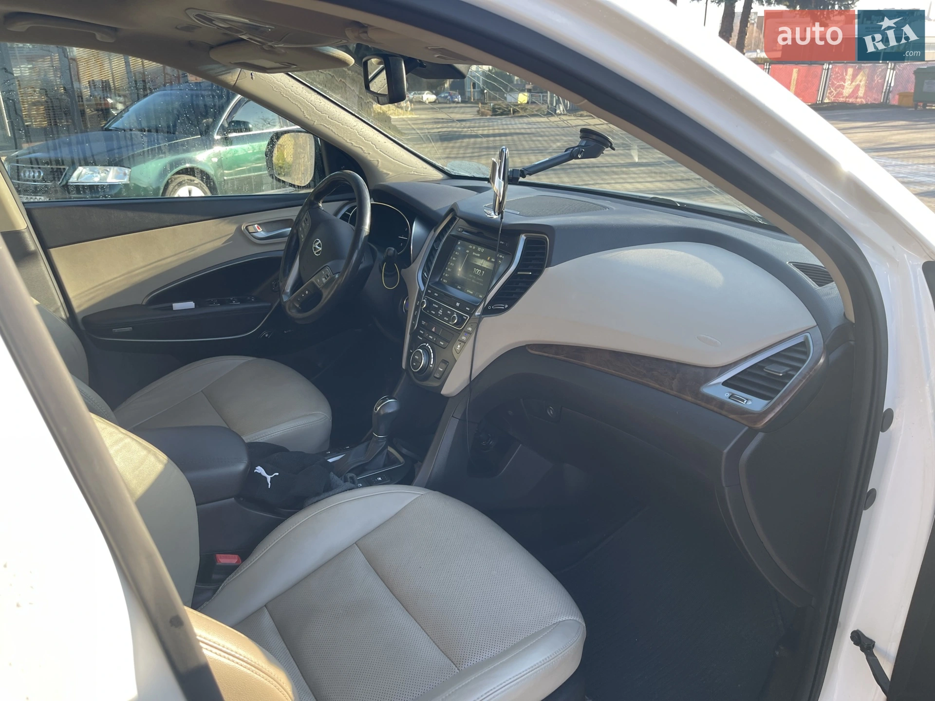 Hyundai Santa Fe 2015 VIN KM8SR4HF2HU168737 фото оголошення 9 з 16