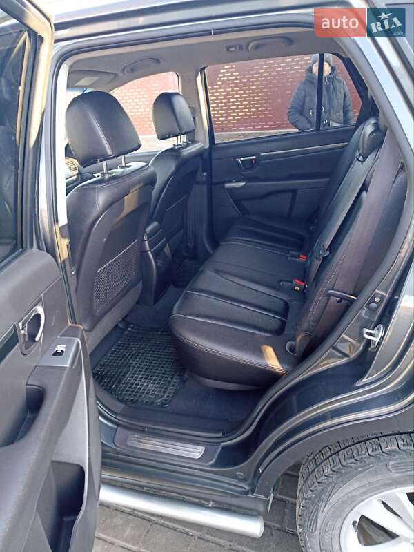 Позашляховик / Кросовер Hyundai Santa FE 2010 в Нововолинську