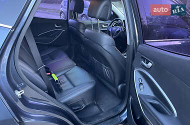 Внедорожник / Кроссовер Hyundai Santa FE 2015 в 