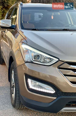 Внедорожник / Кроссовер Hyundai Santa FE 2014 в Запорожье