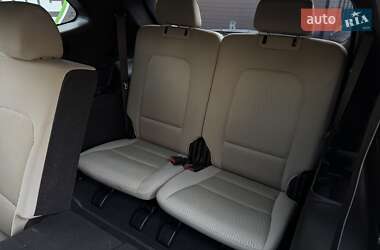 Внедорожник / Кроссовер Hyundai Santa FE 2015 в 