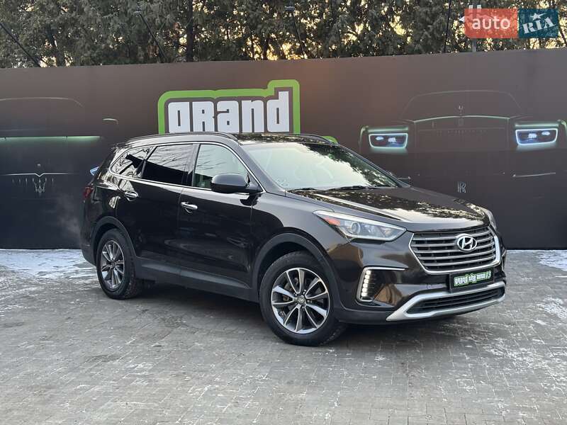Внедорожник / Кроссовер Hyundai Santa FE 2015 в 