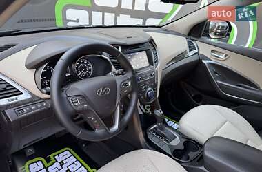 Внедорожник / Кроссовер Hyundai Santa FE 2015 в 