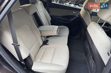 Внедорожник / Кроссовер Hyundai Santa FE 2015 в 