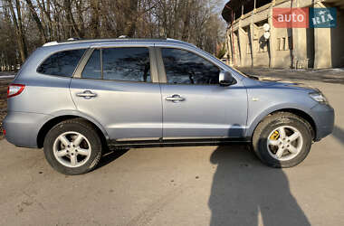 Внедорожник / Кроссовер Hyundai Santa FE 2005 в 