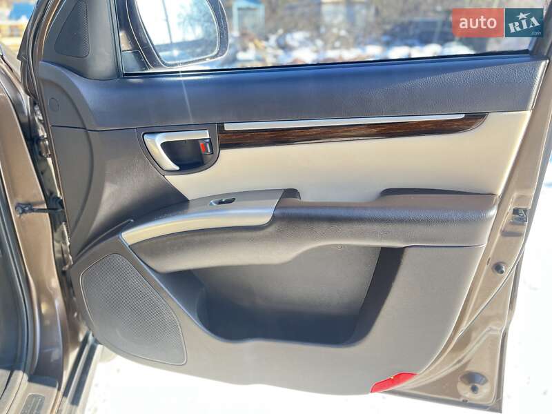 Позашляховик / Кросовер Hyundai Santa FE 2011 в Бучі