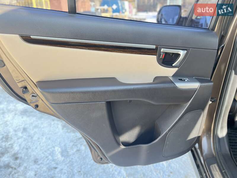 Позашляховик / Кросовер Hyundai Santa FE 2011 в Бучі