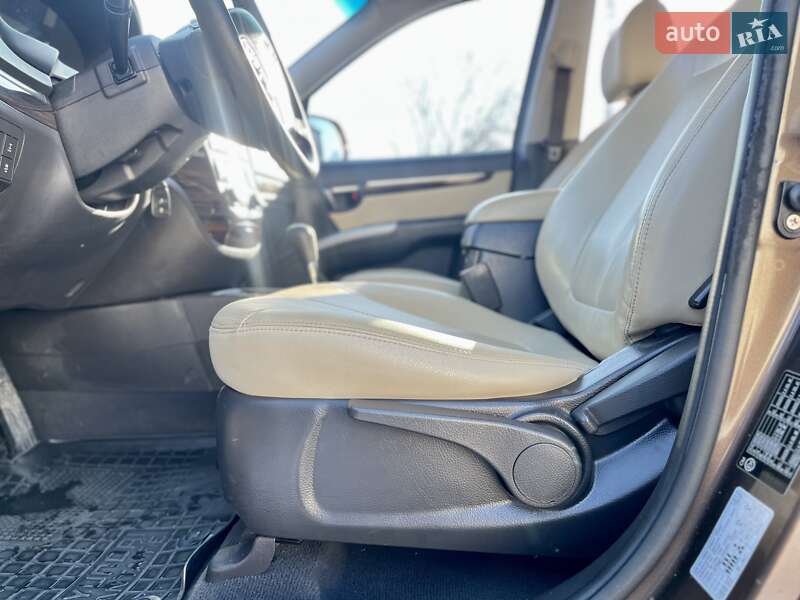 Позашляховик / Кросовер Hyundai Santa FE 2011 в Бучі