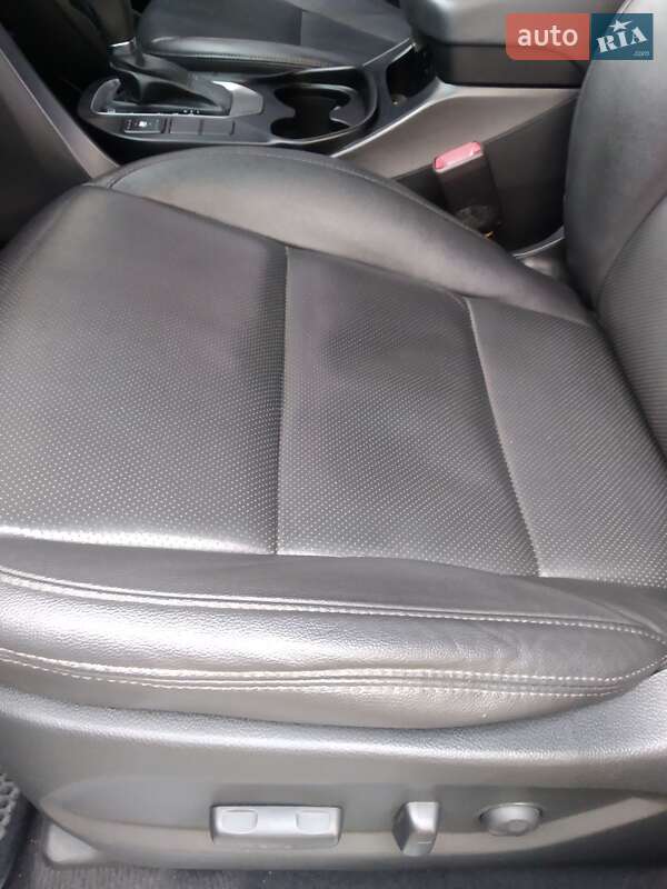 Внедорожник / Кроссовер Hyundai Santa FE 2013 в Ивано-Франковске