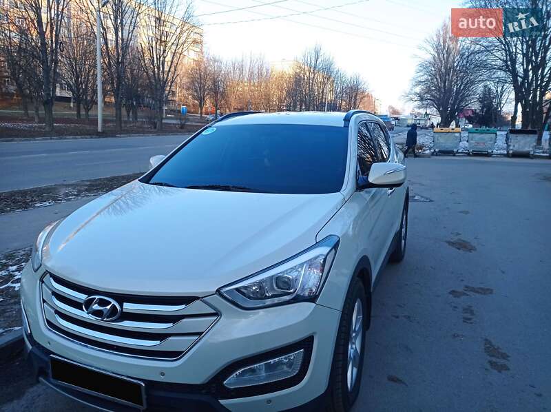 Внедорожник / Кроссовер Hyundai Santa FE 2013 в 