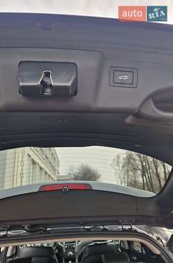 Позашляховик / Кросовер Hyundai Santa FE 2017 в 