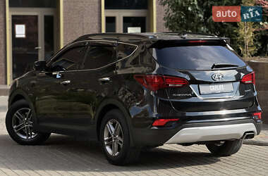 Внедорожник / Кроссовер Hyundai Santa FE 2016 в 