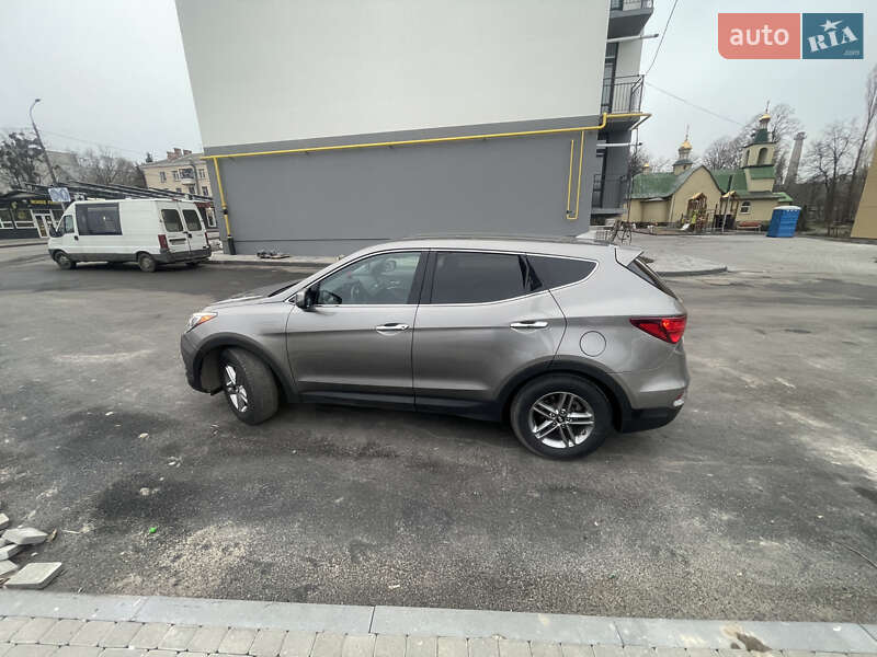 Внедорожник / Кроссовер Hyundai Santa FE 2016 в Виннице