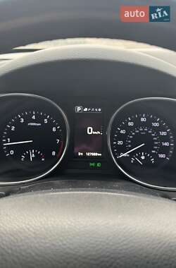 Внедорожник / Кроссовер Hyundai Santa FE 2017 в 
