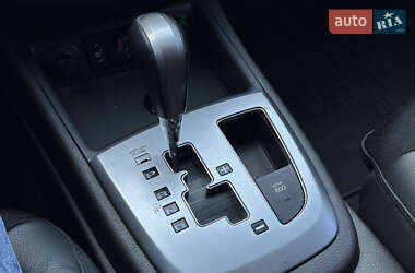 Внедорожник / Кроссовер Hyundai Santa FE 2010 в 
