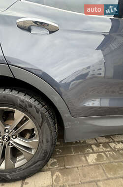 Позашляховик / Кросовер Hyundai Santa FE 2013 в 