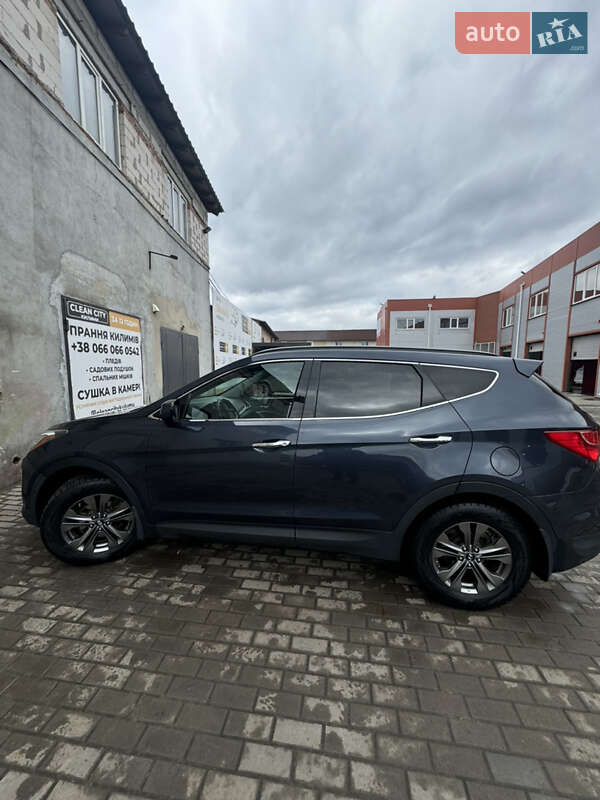 Позашляховик / Кросовер Hyundai Santa FE 2013 в 