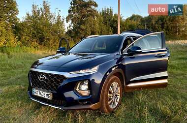 Внедорожник / Кроссовер Hyundai Santa FE 2018 в 