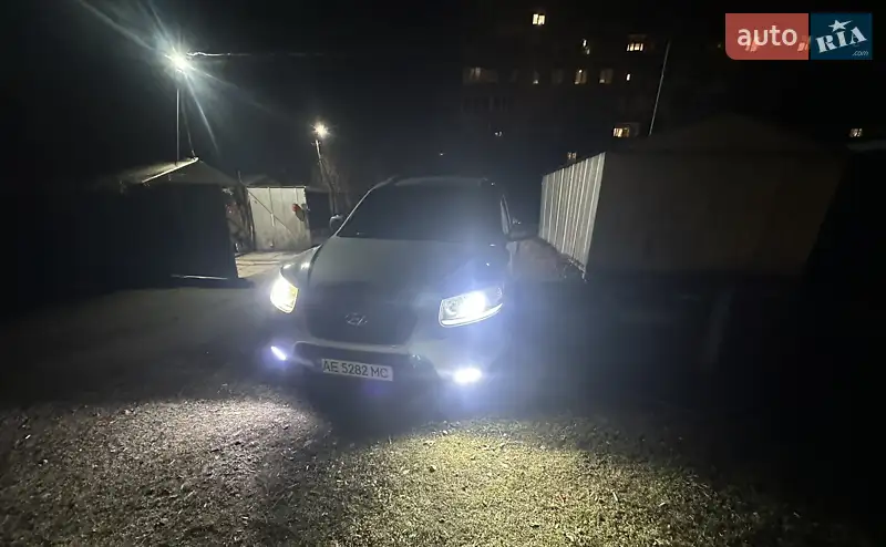 Позашляховик / Кросовер Hyundai Santa FE 2006 в 