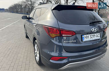 Внедорожник / Кроссовер Hyundai Santa FE 2016 в 