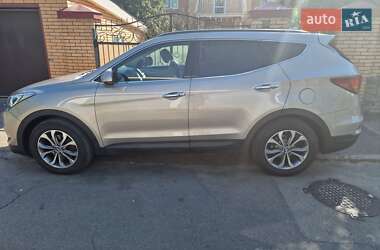 Позашляховик / Кросовер Hyundai Santa FE 2017 в 