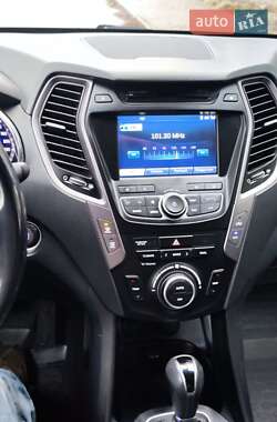 Позашляховик / Кросовер Hyundai Santa FE 2012 в 