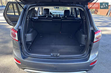 Внедорожник / Кроссовер Hyundai Santa FE 2011 в 
