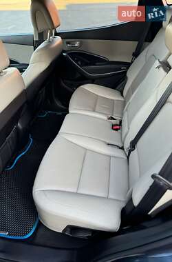 Внедорожник / Кроссовер Hyundai Santa FE 2015 в 