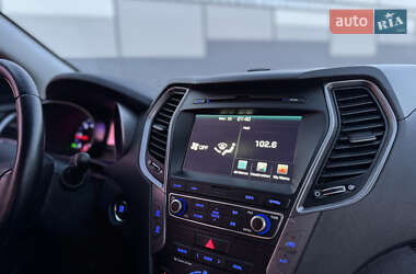 Внедорожник / Кроссовер Hyundai Santa FE 2015 в 