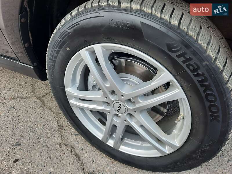 Внедорожник / Кроссовер Hyundai Santa FE 2012 в Полтаве