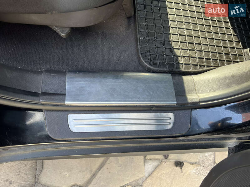 Позашляховик / Кросовер Hyundai Santa FE 2011 в Броварах