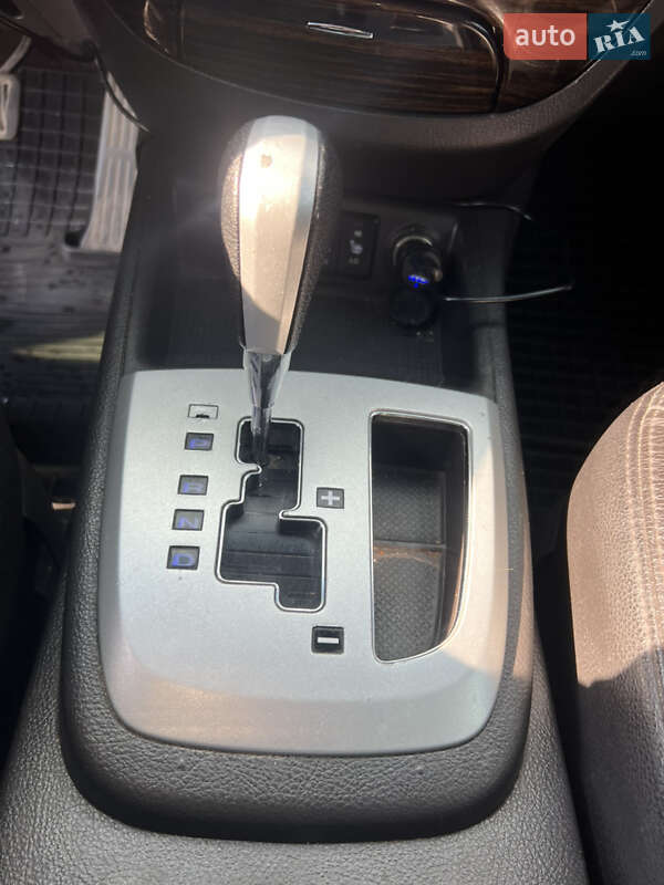 Позашляховик / Кросовер Hyundai Santa FE 2011 в Броварах