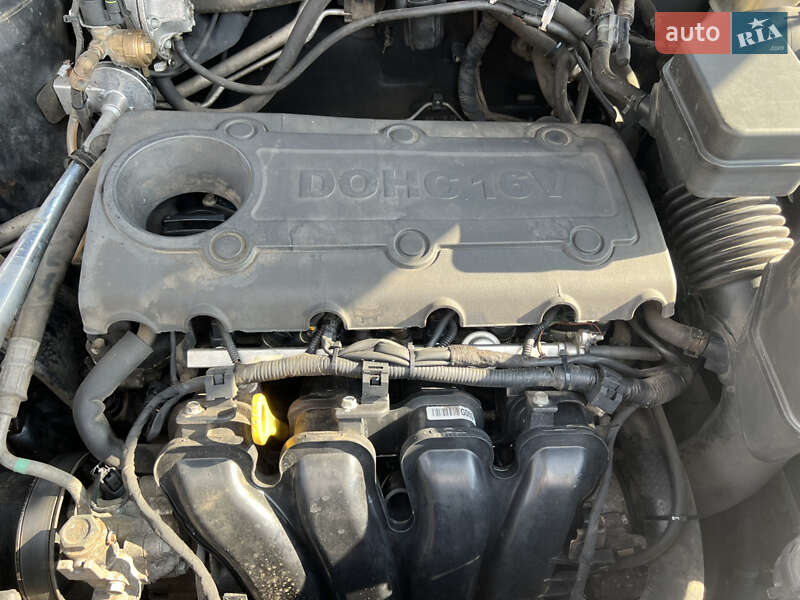 Позашляховик / Кросовер Hyundai Santa FE 2011 в Броварах