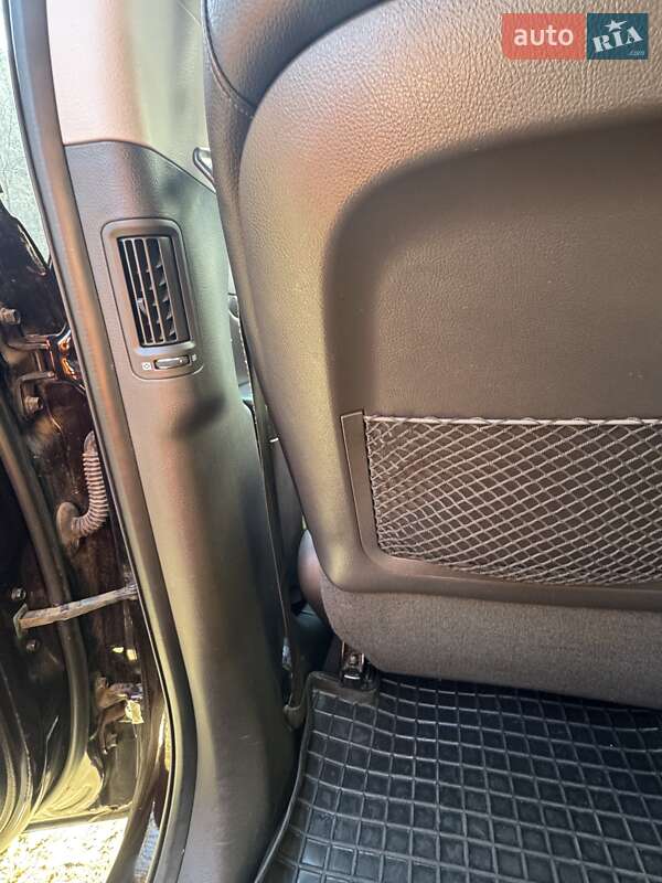 Позашляховик / Кросовер Hyundai Santa FE 2011 в Луцьку