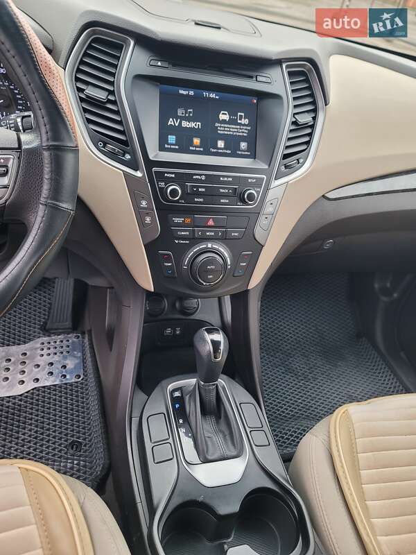 Позашляховик / Кросовер Hyundai Santa FE 2016 в Вінниці