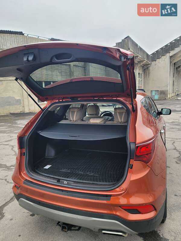 Позашляховик / Кросовер Hyundai Santa FE 2016 в Вінниці