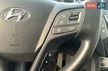 Внедорожник / Кроссовер Hyundai Santa FE 2013 в 