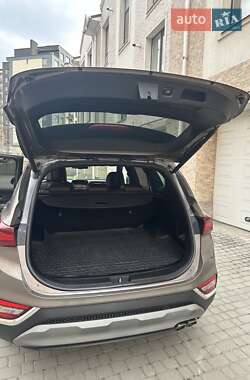 Внедорожник / Кроссовер Hyundai Santa FE 2019 в 