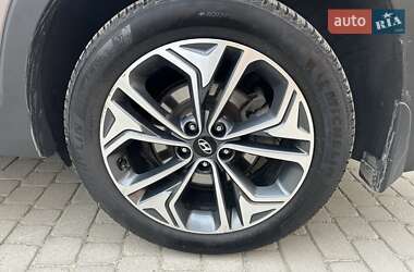 Внедорожник / Кроссовер Hyundai Santa FE 2019 в 
